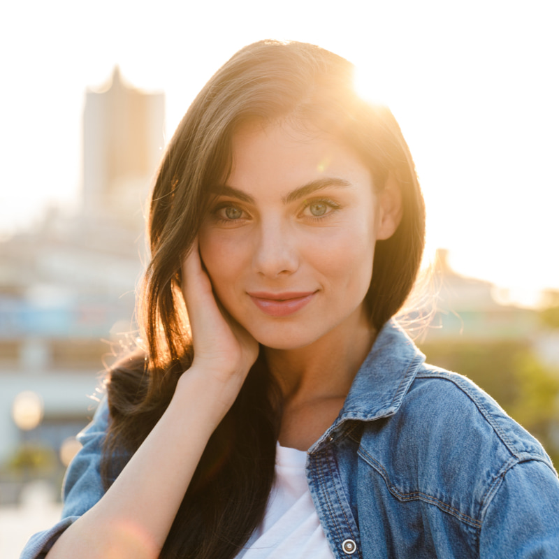 woman with youthful eyes